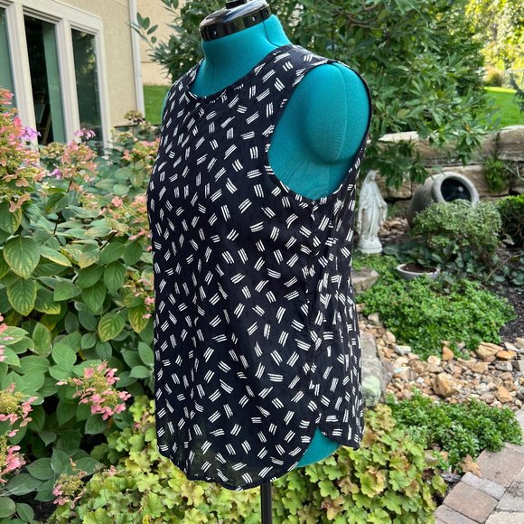 Lucky brand sleeveless top, L - Picture 2 of 7